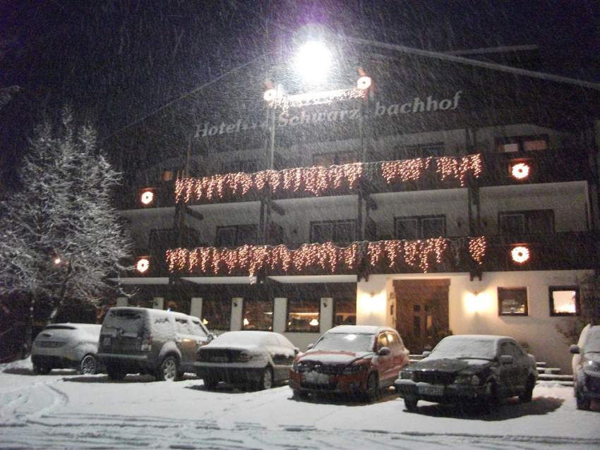 Hotel eingehüllt in Schneeflocken
